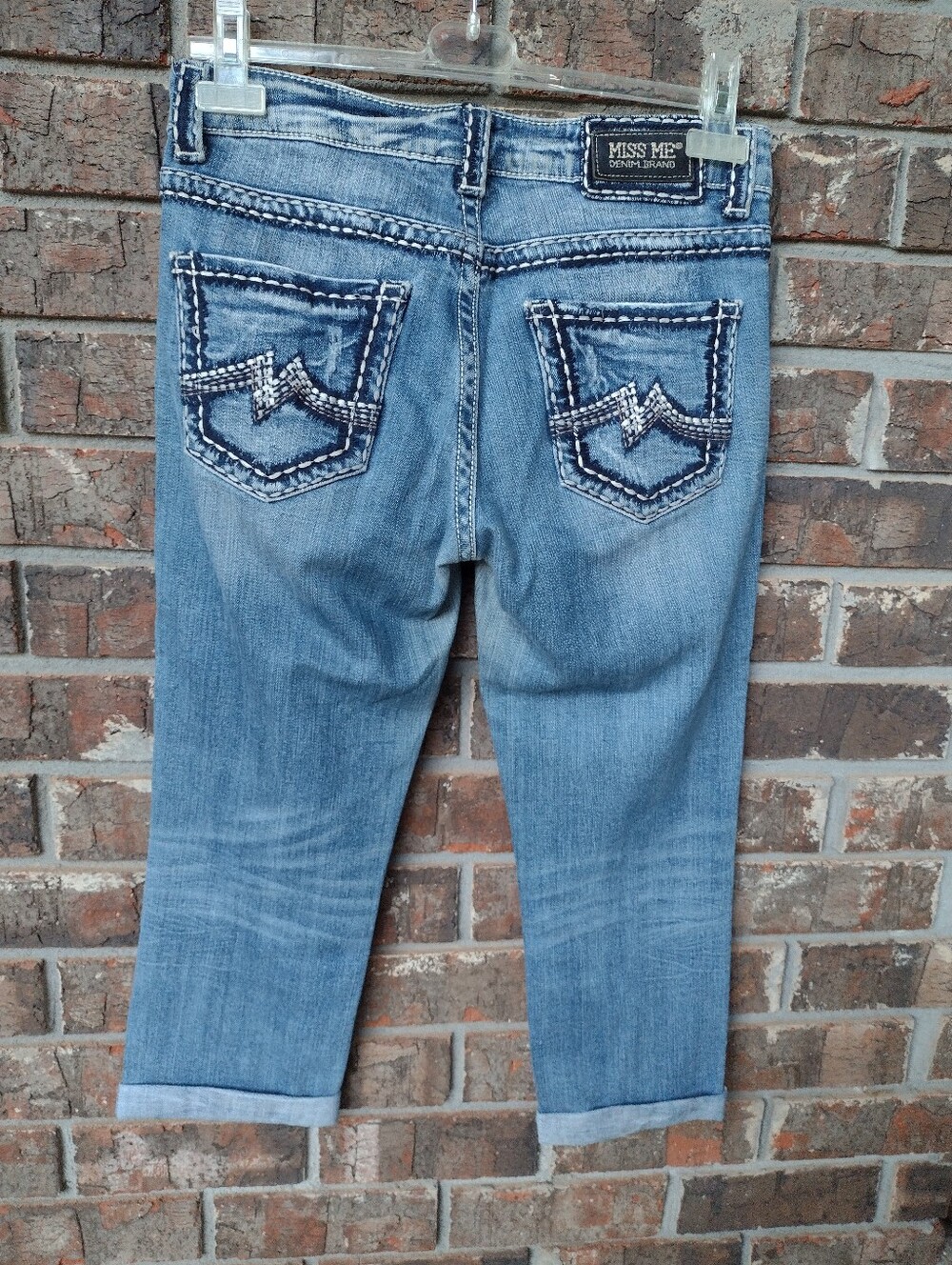 Miss Me Boyfriend Capri Jean Women's 26 Thick Stitch Distressed Cuffed Studs